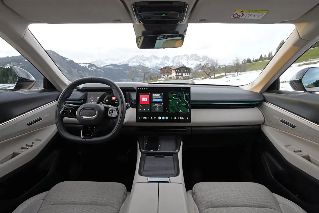 Lynk & Co 08 (2026)_Cockpit