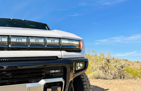 Editorial 2022 gmc hummer ev edition 1 pickup 16 ct