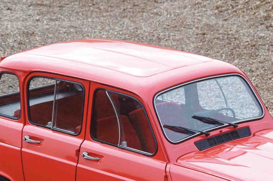 met-deze-10-gave-details-gaat-de-renault-4-jou-in-2025-verleiden-2024-24.jpg