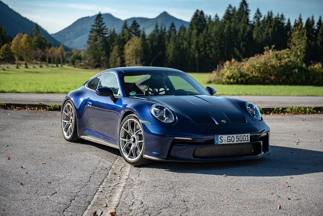 Porsche-992-GT-Touring-Front-Side