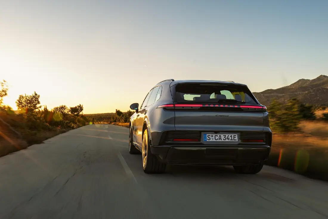 porsche-cayenne-electrcio-2026 (13)