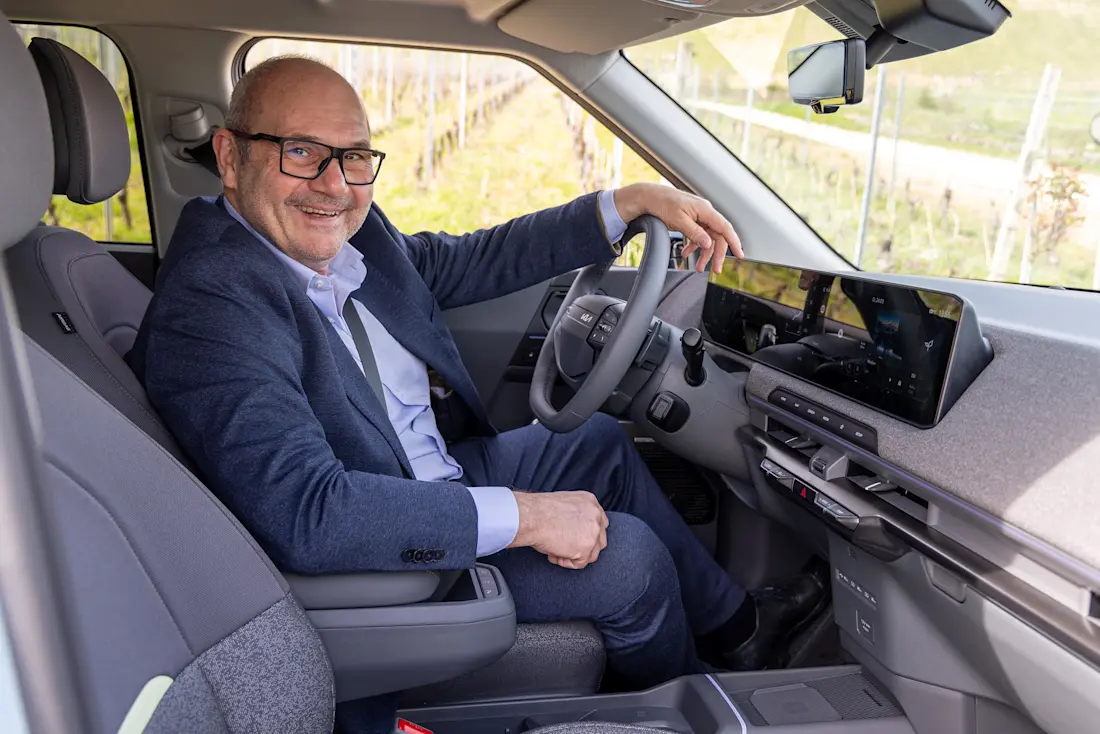 kia-ev2-2026-rdf-cockpit