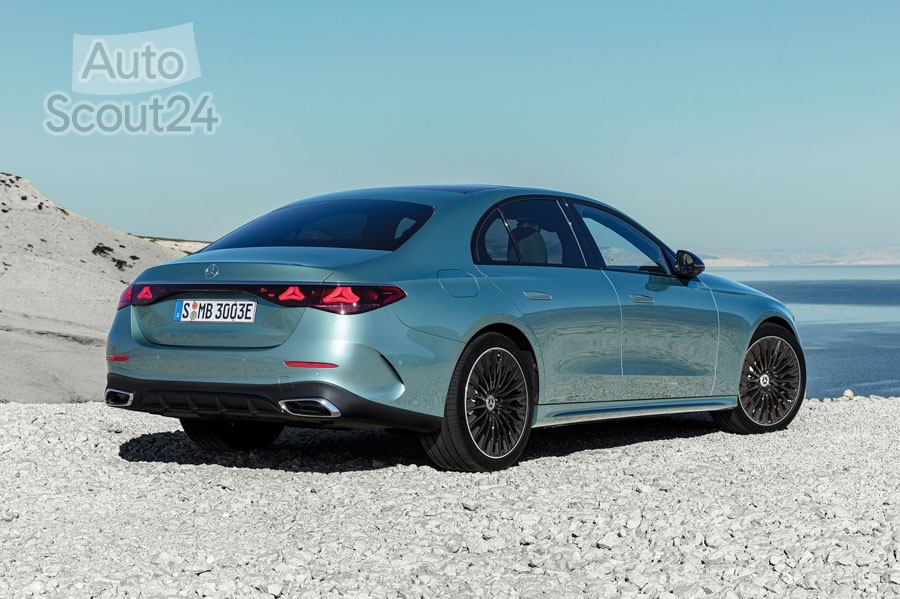 Mercedes-Benz-E-Class-2024-1600-1d.jpg