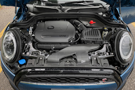 Editorial 2022 mini cooper s 5 door premierplus 21 ct