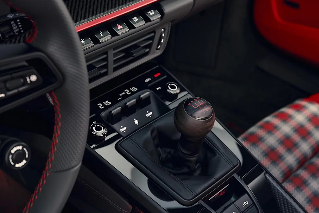 BEBE20260416 Porsche 911 GT3 02