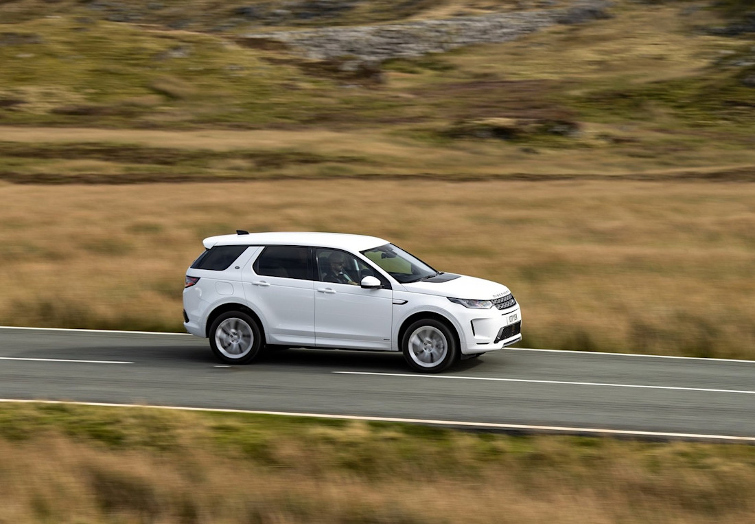 land-rover-discovery-sport-side