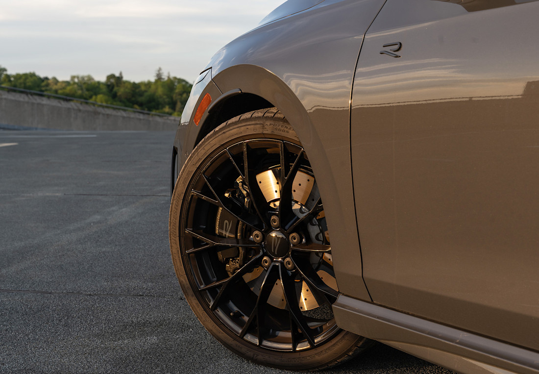 2026 Subaru Uncharted vs Volkswagen Golf R - NF - JW - 260807 - 3.jpg