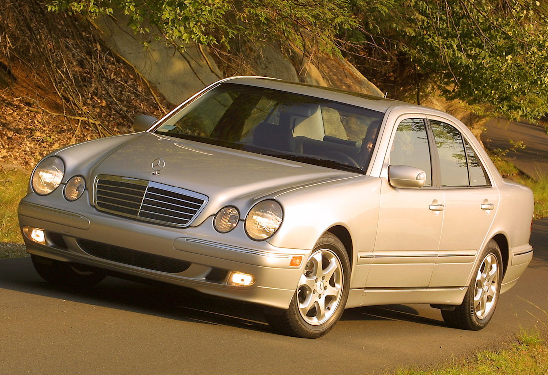 mercedes-benz-320-side