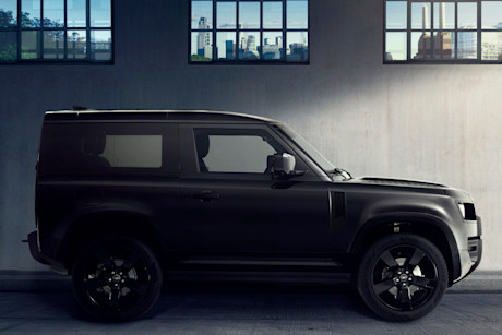 DEFENDER EDITION 53 THE CITY-CONQUERING SUV WITH AN ADVENTUROUS SPIRIT 3-1-