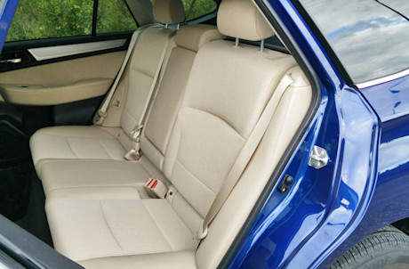 Editorial 2017 subaru outback touring 08 jbe