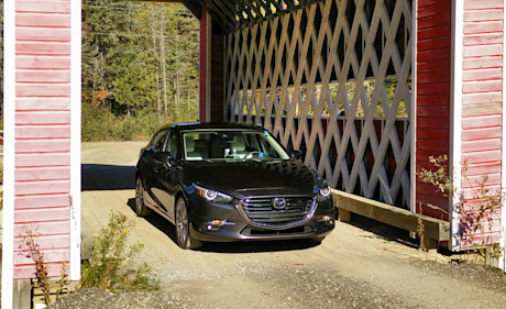 Editorial 2017 mazda3 sport 04 jbe