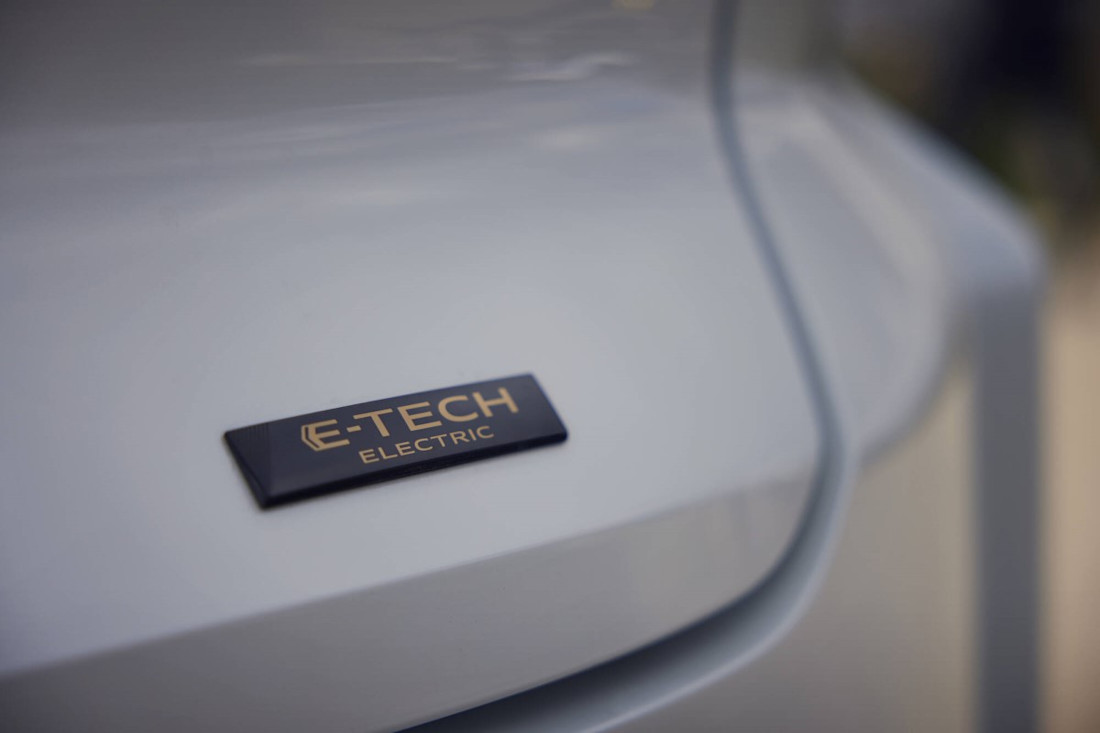 Renault Scenic E-Tech electric - Iconic Arctic White (7)