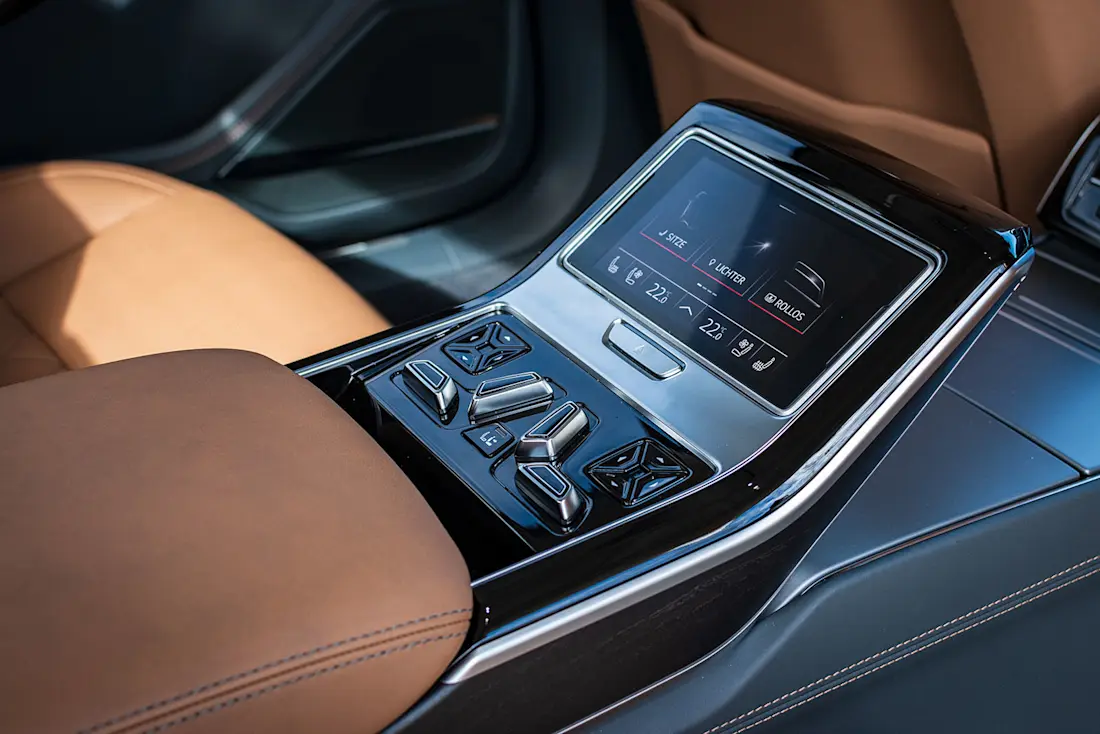 Audi-A8-60TFSIe-2020-Console Audi-A8-60TFSIe-2020-Console