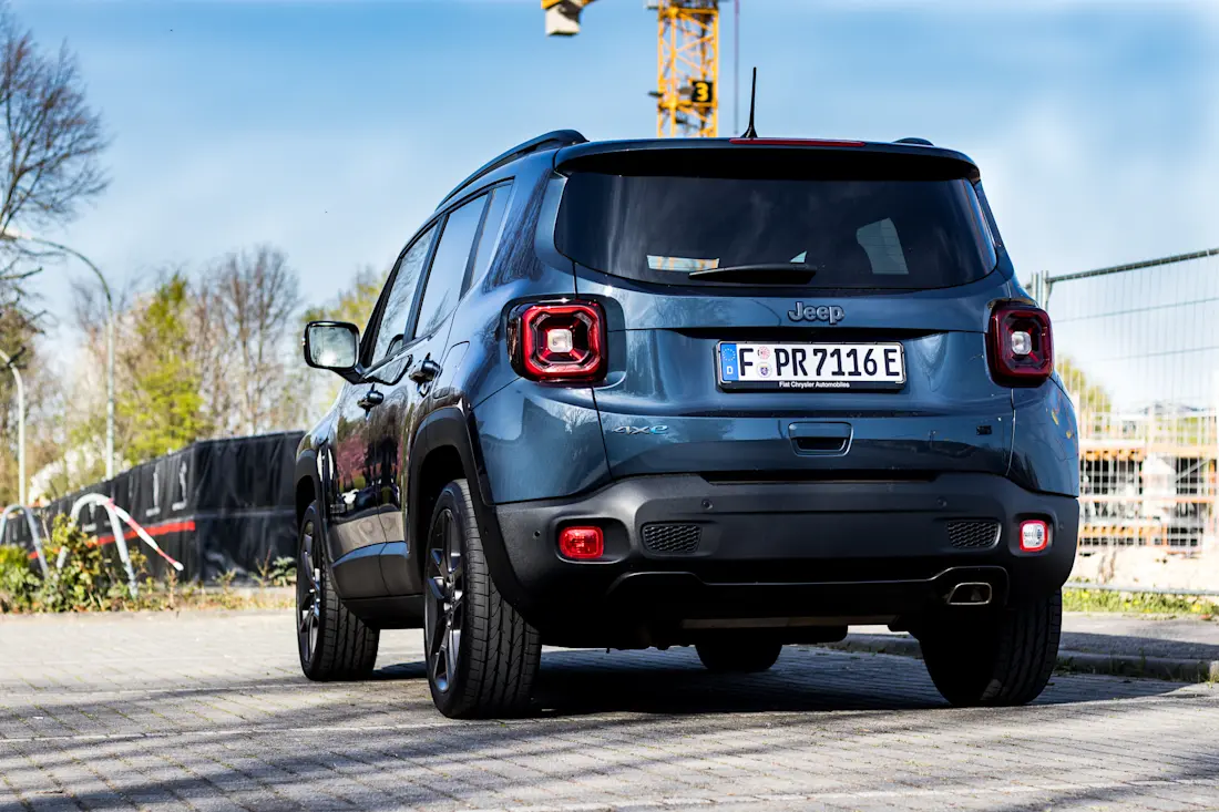 Jeep Renegade PHEV Back 1 Jeep Renegade PHEV Back 1