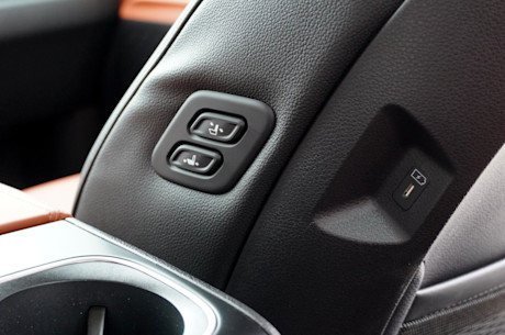 Duel de minifourgonnettes hybrides : la Kia Carnival se frotte à la Toyota Sienna Image