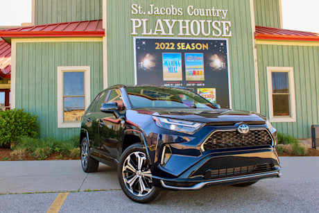 Editorial 2022 toyota rav4 prime xse awd 01 pb