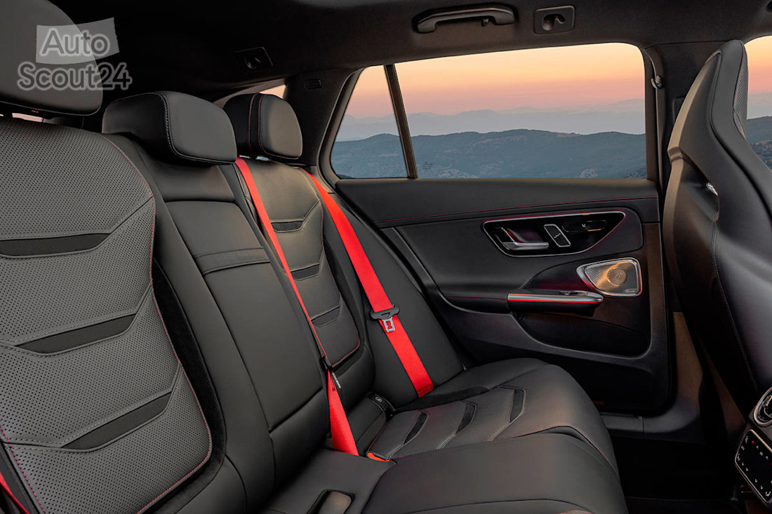 Mercedes-AMG C63 S EPerformance 2022 (47).jpg