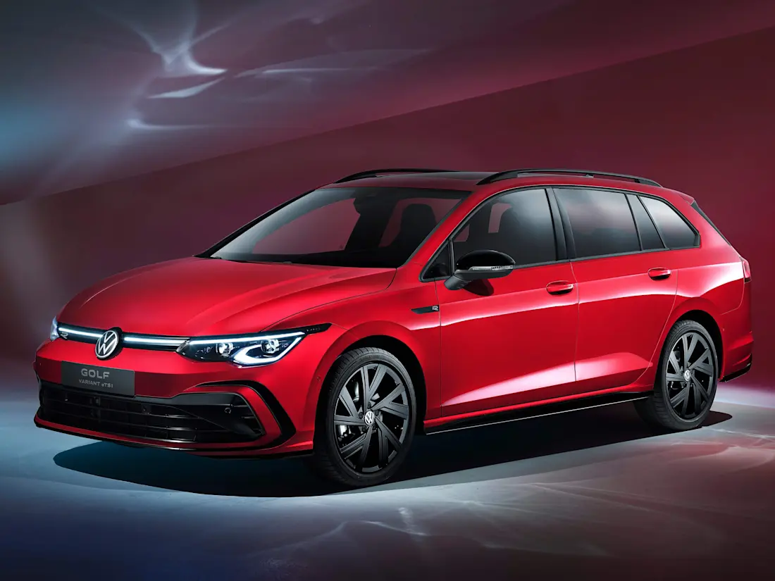 Volkswagen-Golf Variant-2021-Front Three-Quarter.76eab273