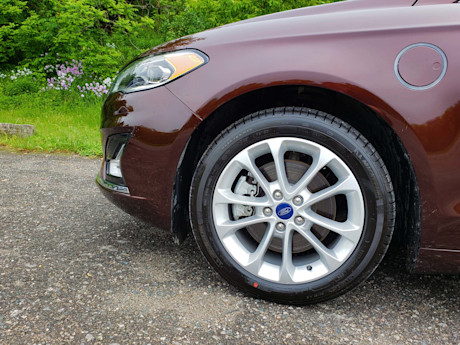 Editorial 2019 ford fusion energi titanium 08 sw