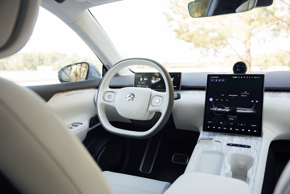 nio-et7-2022-4.jpg
