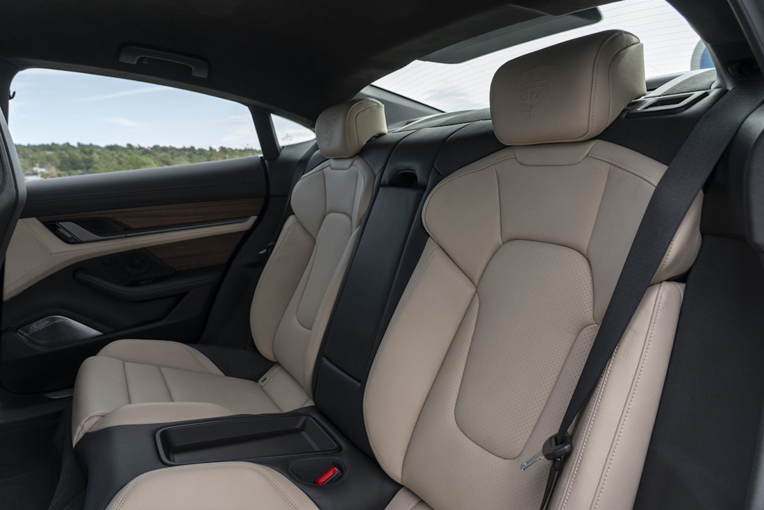 Porsche-Taycan-(5)-(3976-x-2652).jpg