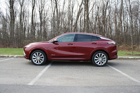 Buick Envista Avenir 2025 : essai routier Body Image