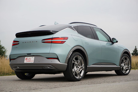 Editorial 2023 genesis gv60 performance awd 05 di