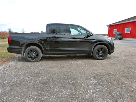 Editorial 2018 honda ridgeline black edition 05 jb