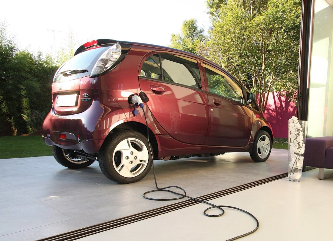 VT-192 - AutoScout24 - elektrische Mitsubishi foto2