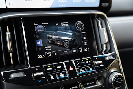 2025 Lexus LX 700h Overtrail+ Review Body Image