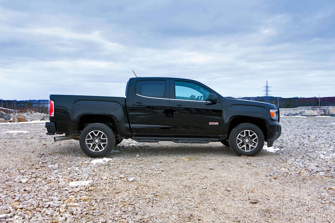Editorial 2017 gmc canyon diesel 4wd crew cab short bed 09 ew