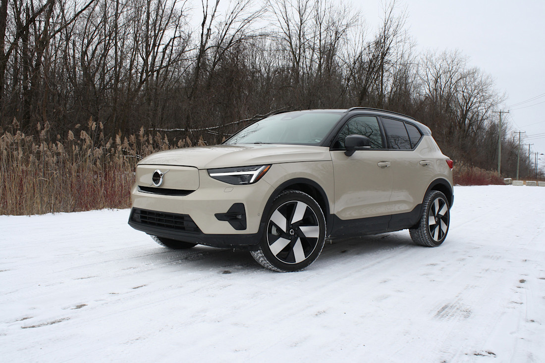 Volvo EX30 2025 vs Volvo EX40 2025 – Quel est le meilleur choix pour vous?