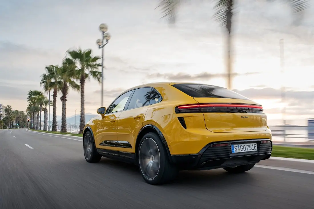 porsche-macan-turbo-2024-dynamic-heck porsche-macan-turbo-2024-dynamic-heck