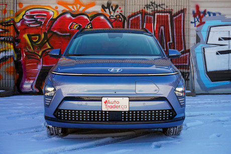 Editorial 2024 hyundai kona electric ultimate td 240404 01 jl