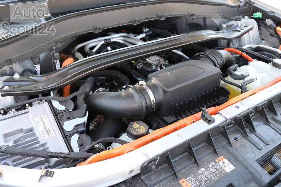 ford-explorer.phev.22.54.jpg