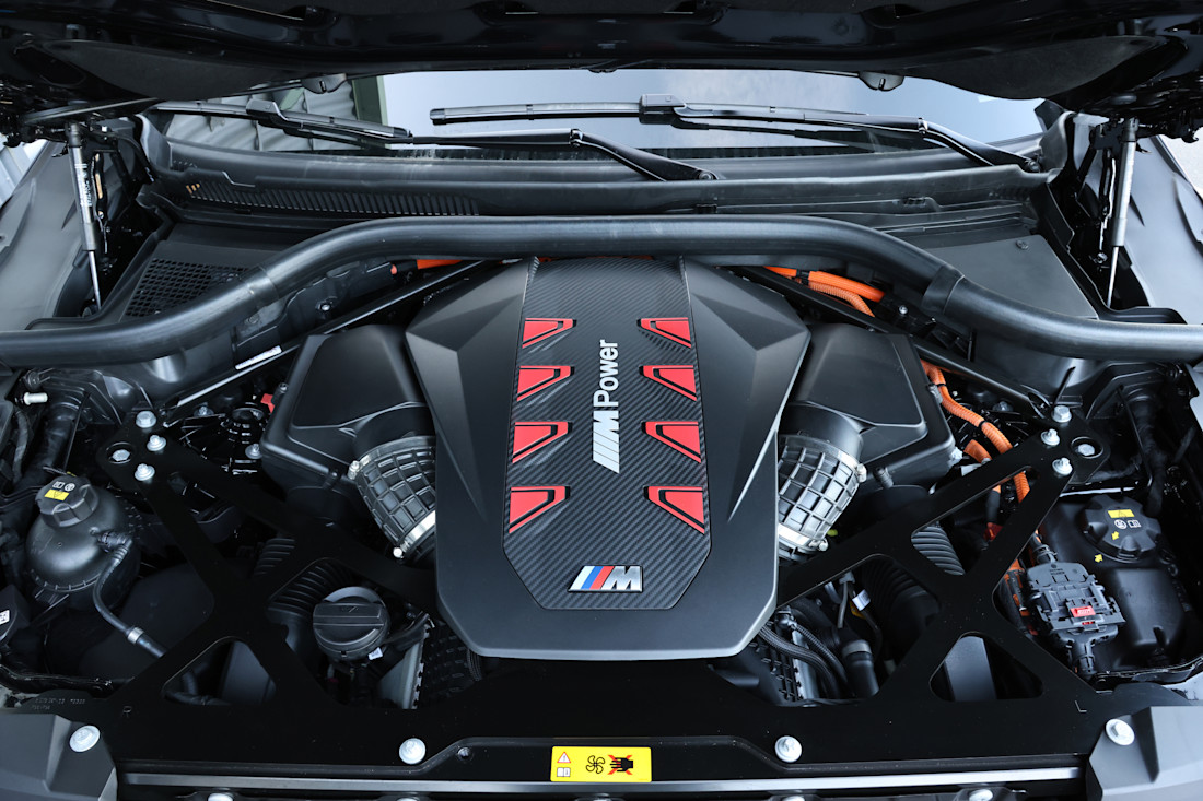 test-lamborghini-urus-bmw-xm-3-3e76ca-66e188-bbcc2a