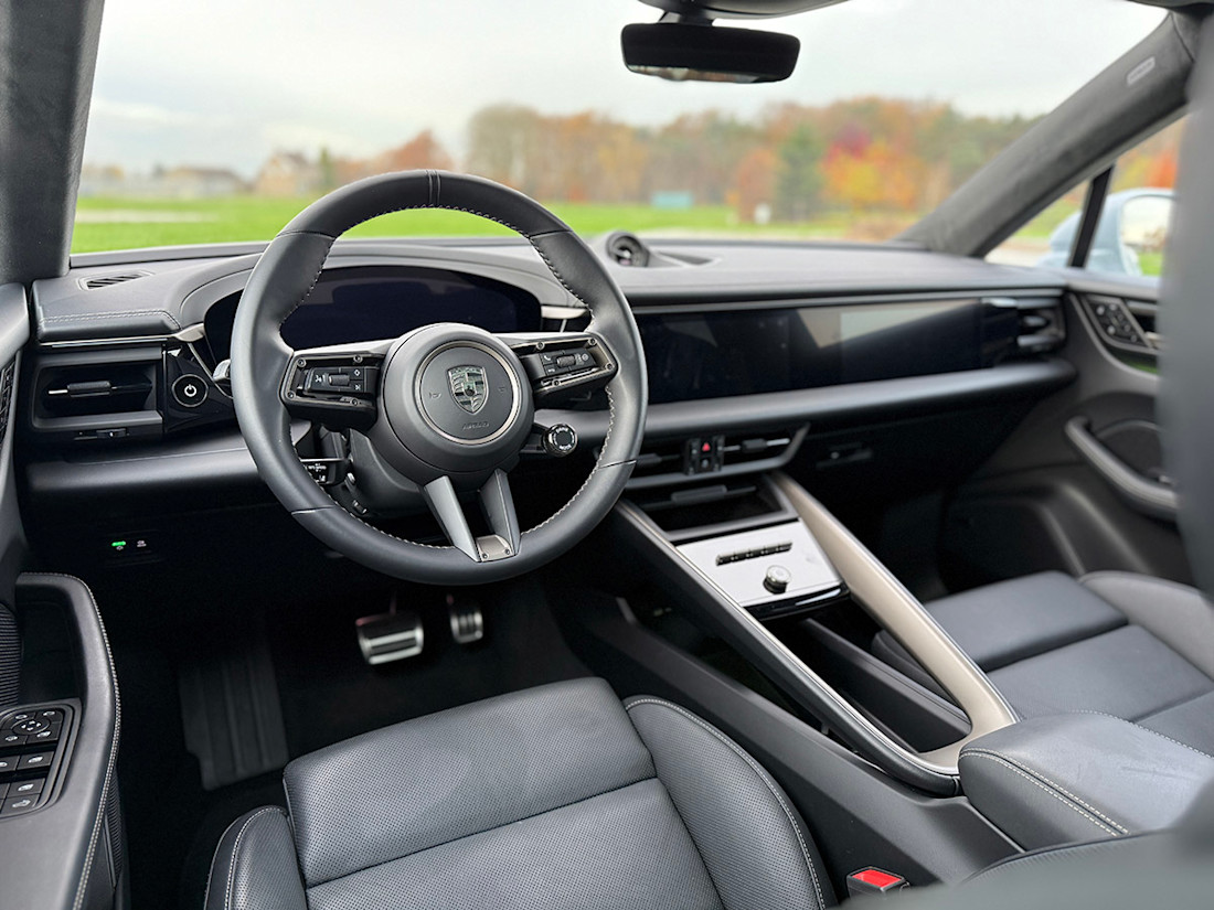 CR-22 - AutoScout24 - Porsche Macan Electric FOTO 2