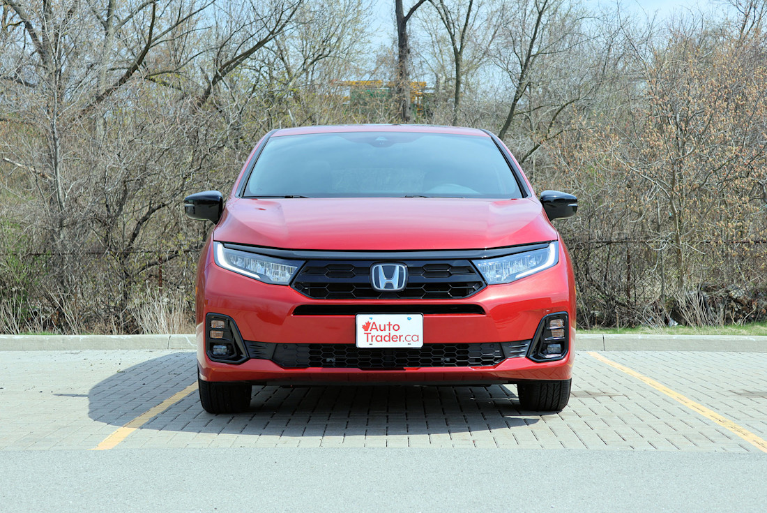 Editorial 2025 honda odyssey review exterior front profile 1