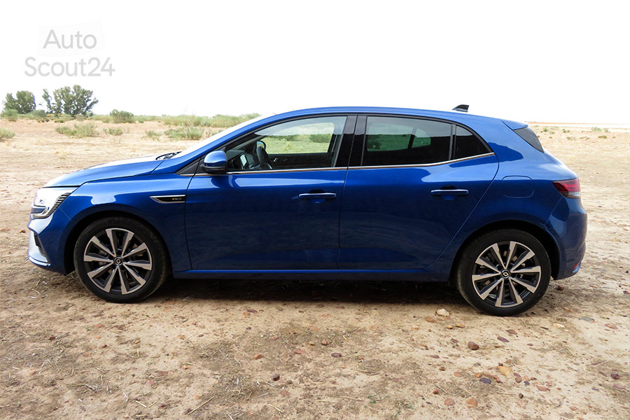 FT_4_renault_megane_hibrido_lateral.JPG