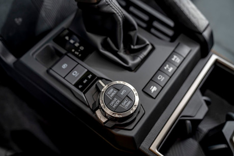 Editorial 2025 toyota 4runner trailhunter 240409 15 toyota