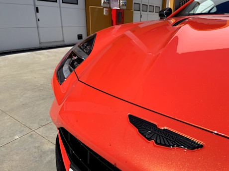 Editorial 2025 aston martin vantage mb 6