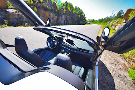 Editorial 2019 bmw i8 roadster 42 jp