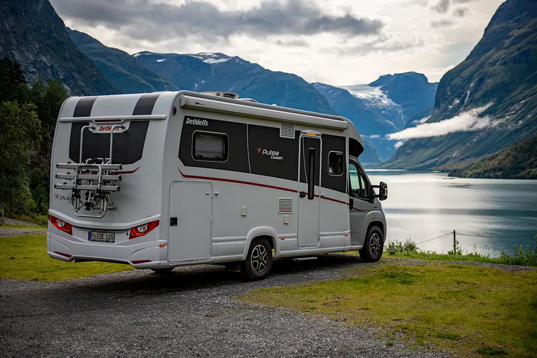 Die 7,41 Meter länge des Pulse Classic 90 sind nicht zu unterschätzen. So mancher Wohnmobilstellplatz reicht da gerade noch aus.  Die 7,41 Meter länge des Pulse Classic 90 sind nicht zu unterschätzen. So mancher Wohnmobilstellplatz reicht da gerade noch aus.