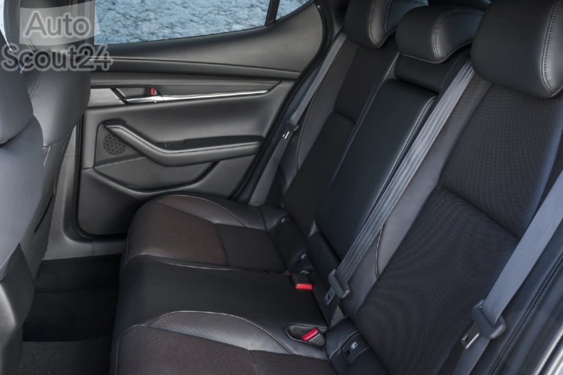 Mazda-3-2019-1280-81.jpg