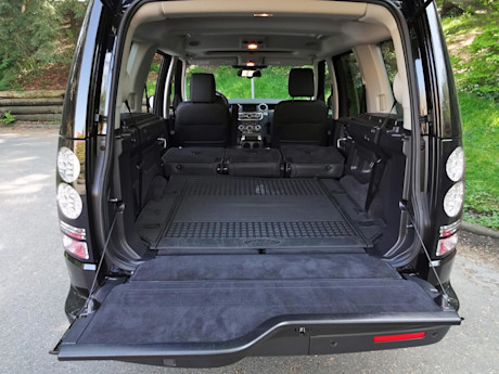 Editorial 2015 land rover lr4 hse luxury sh 41