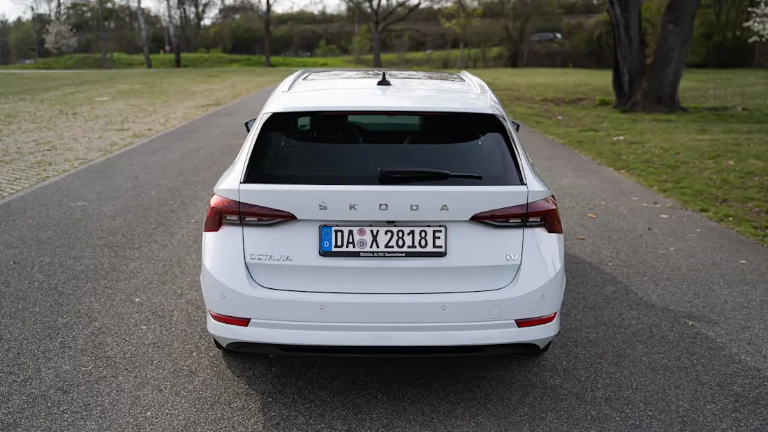 2021 Skoda Octavia Combi iV-0002 2021 Skoda Octavia Combi iV-0002
