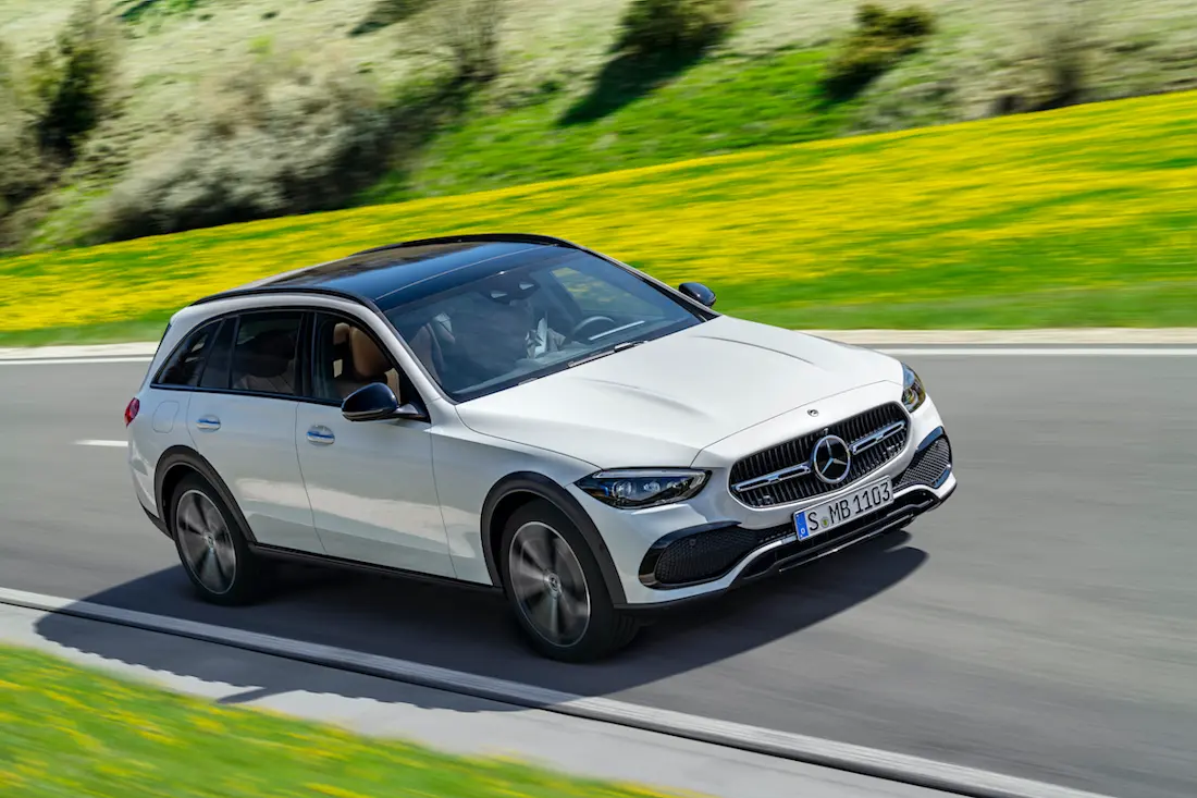 AS24 Mercedes C-Klasse All-Terrain 2021 rijdend voor AS24 Mercedes C-Klasse All-Terrain 2021 rijdend voor
