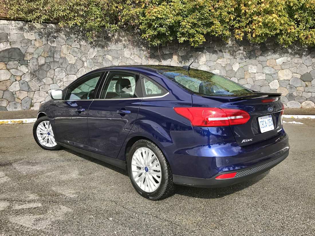 Editorial 2017 ford focus titanium sedan 05 gw