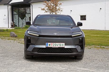 Toyota C-HR+ (2026)_Front