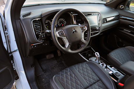 Editorial 2020 mitsubishi outlander phev gt s awc 17 mb